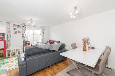 13 Chiltern Close, Worcester Park, KT4 8LW