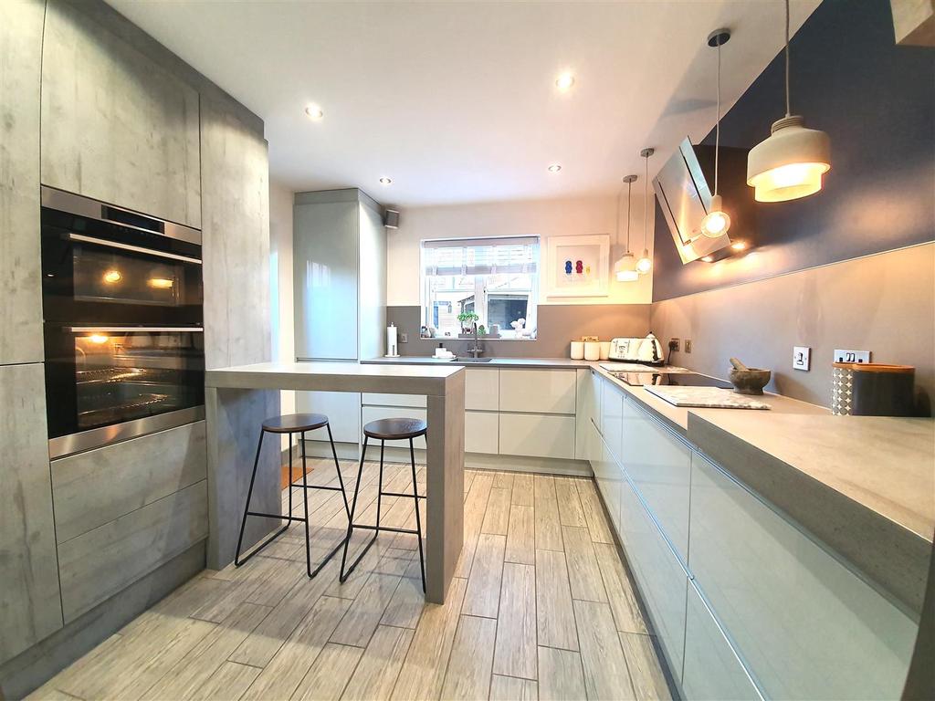 Kitchen.4.jpg