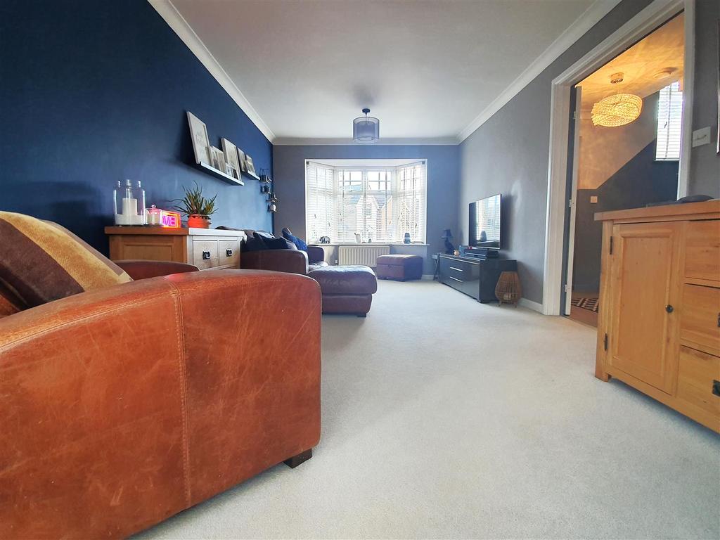 Lounge.3.jpg