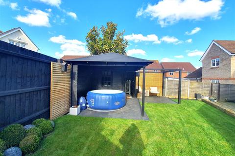 3 Wainwright Gardens, Great Blakenham, Ipswich, IP6 0NN