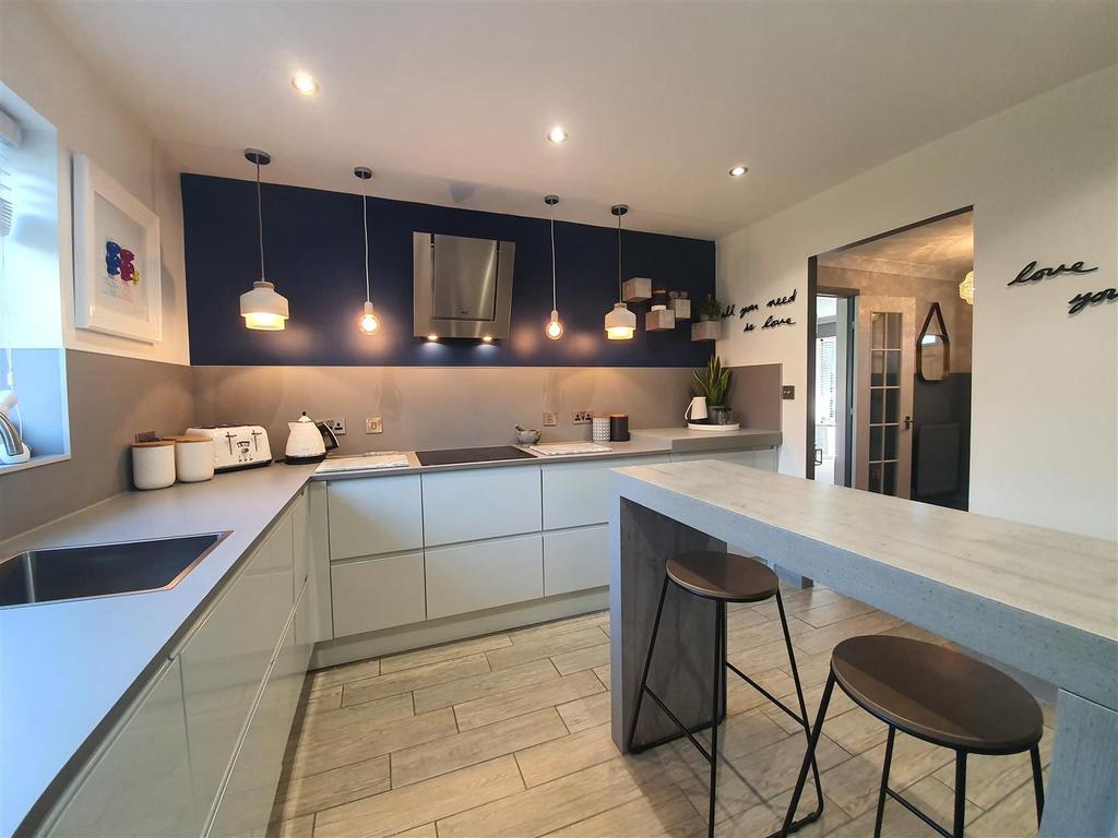 Kitchen.3.jpg