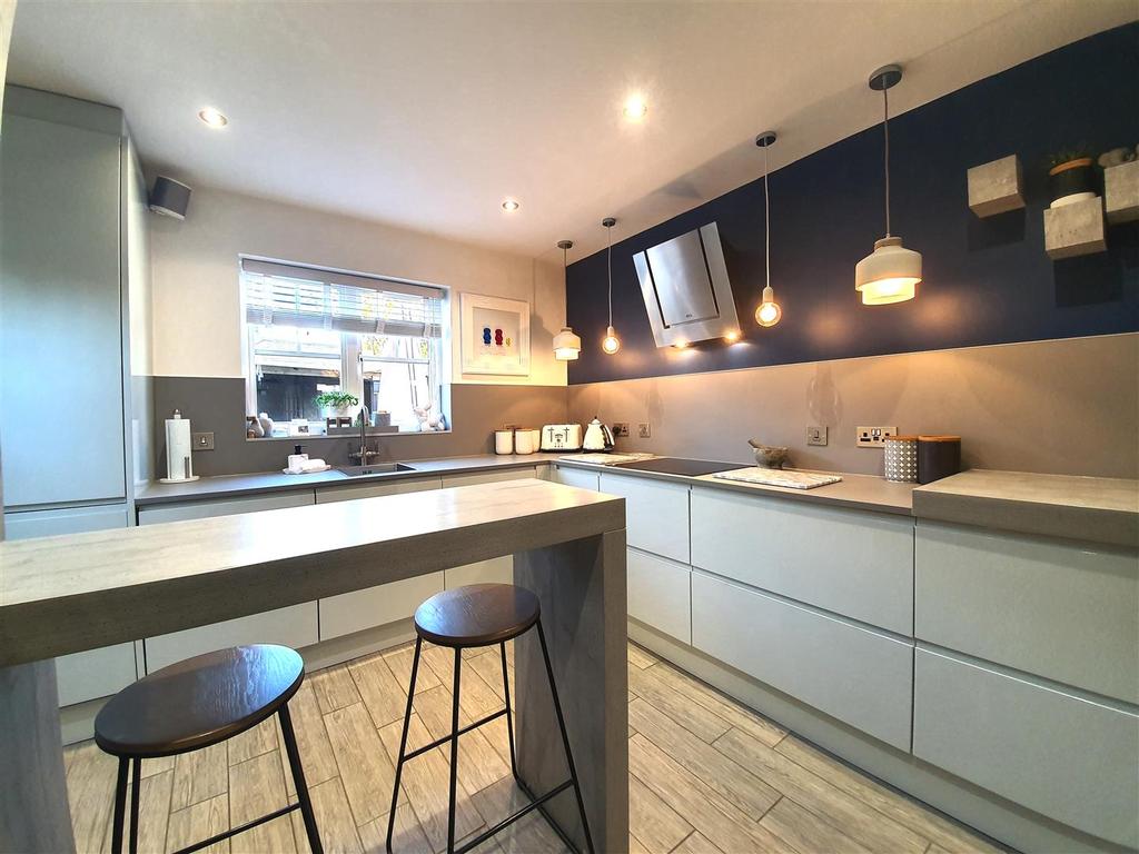 Kitchen.2.jpg