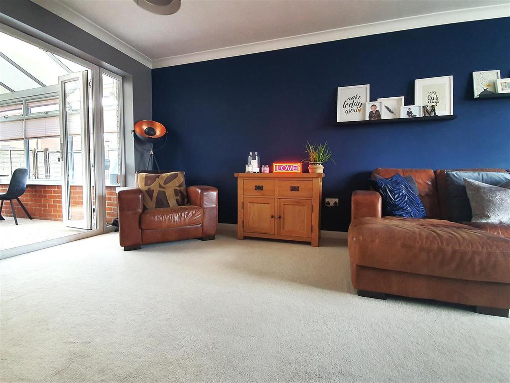 Lounge.1.jpg