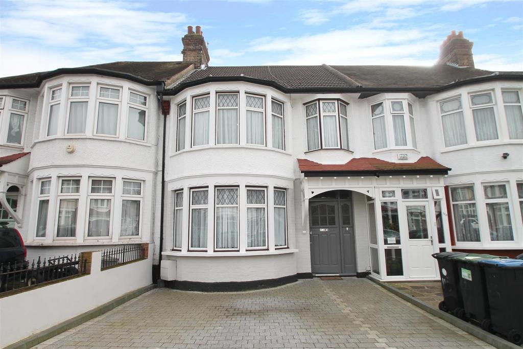 Berkshire Gardens, Palmers Green... 3 bed terraced house £2,000 pcm (£462 pw)