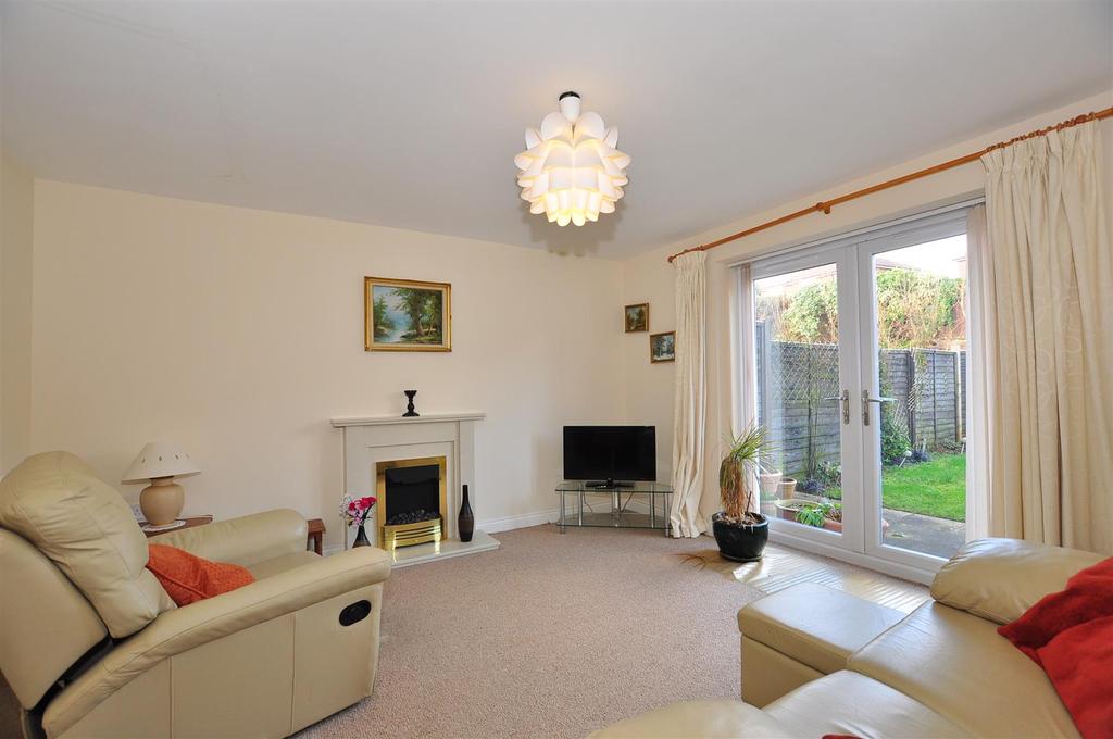 Compton Grove, Halesowen 2 bed terraced house £170,000