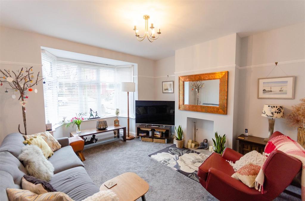 Lascelles Avenue, WITHERNSEA 3 bed end of terrace house £170,000