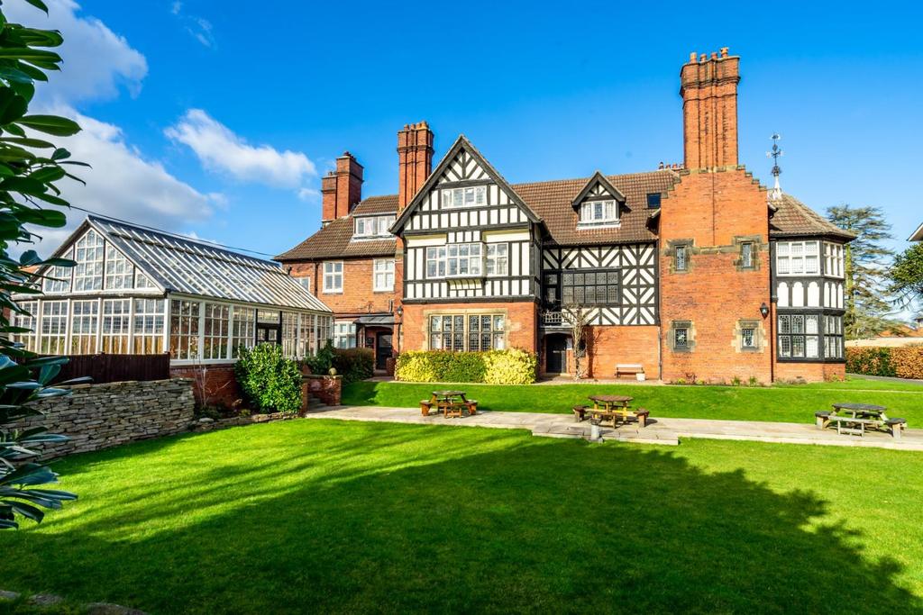 Aldersyde House, York 2 bed apartment £300,000