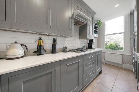 Flat C, 20 Raleigh Gardens, London, SW2 1AD