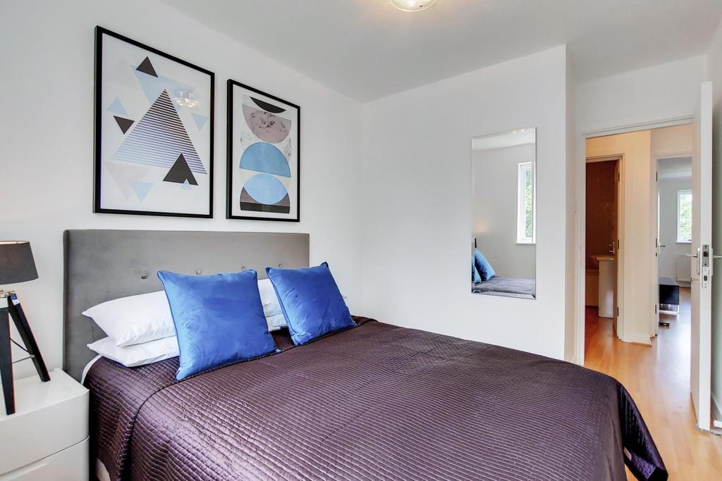 6 Bedroom 2-0.jpg