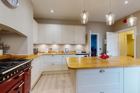 Basement Flat, 39 Central Parade, Herne Bay, CT6 5HZ