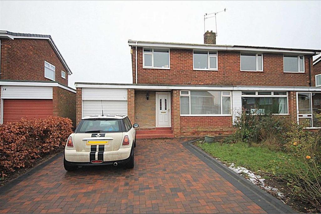 Rowan Tree Avenue, Gilesgate, Durham 3 bed semidetached house £600