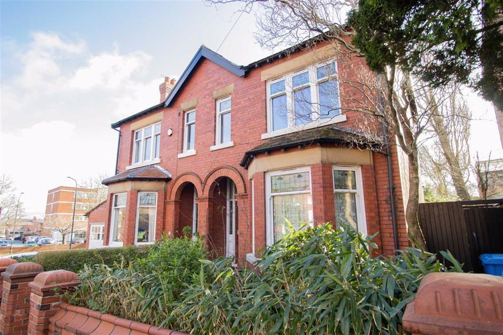 Townfield Road, Altrincham, Cheshire, WA14 4 bed semidetached house