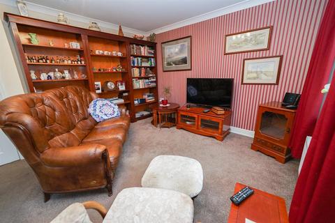 42 Plover Road, Leighton Buzzard, LU7 4AW