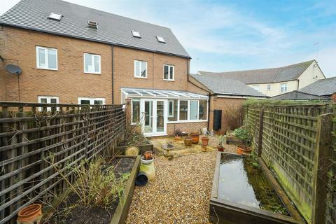 42 Plover Road, Leighton Buzzard, LU7 4AW