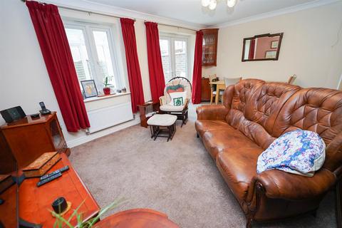 42 Plover Road, Leighton Buzzard, LU7 4AW