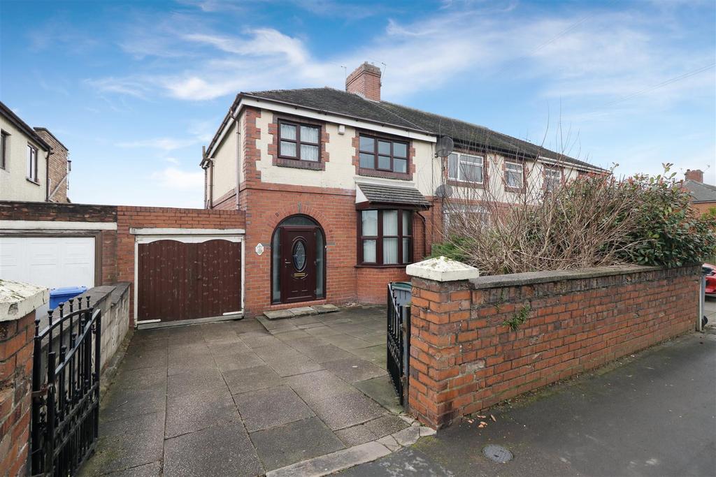 Leek Road, Abbey Hulton, StokeOnTrent 3 bed house £125,000