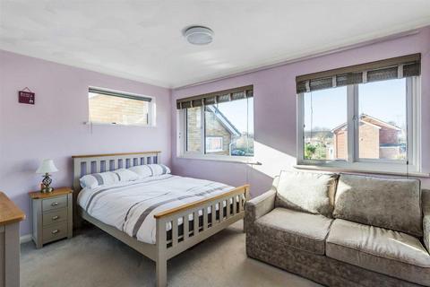 26 Greenacres, Oxted, RH8 0PB