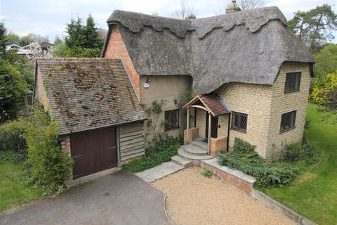 4 bedroom cottage for sale - Vicarage Lane, Podington