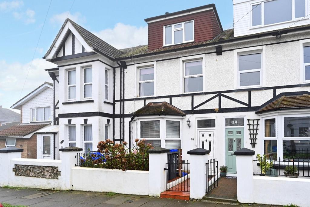 Roberts Road, Lancing 3 bed house £400,000