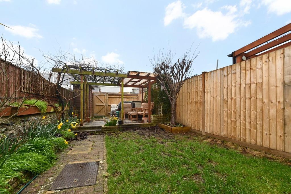 Roberts Road, Lancing 3 bed house £400,000