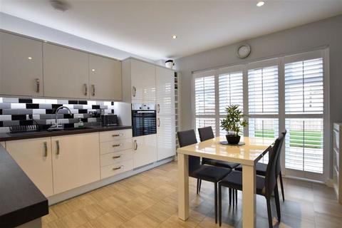 6 Highwayman Close, Boughton, Northampton, NN2 8FQ