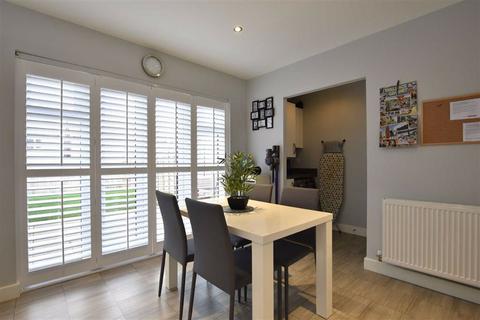 6 Highwayman Close, Boughton, Northampton, NN2 8FQ