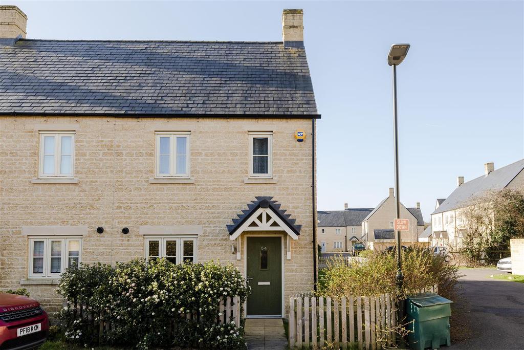 The Furrows, BourtonOnTheWater... 3 bed semidetached house £349,950