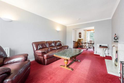 20 Douglas Crescent, Kinross, KY13 8TJ