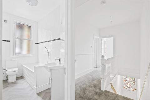 88 Princes Avenue, London, N22 7SA