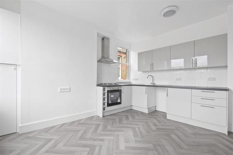 88 Princes Avenue, London, N22 7SA