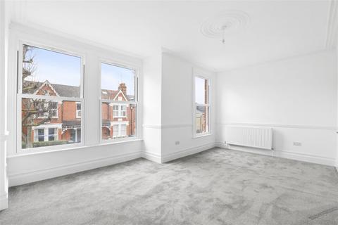 88 Princes Avenue, London, N22 7SA