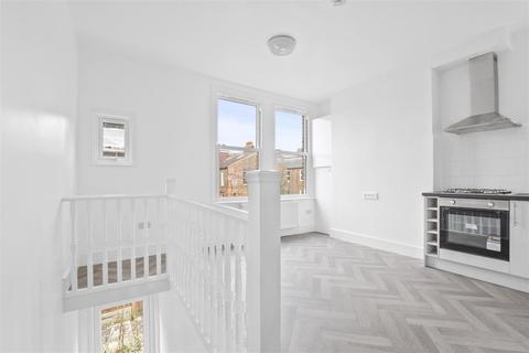 88 Princes Avenue, London, N22 7SA