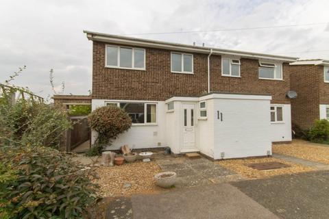 3 bedroom semi-detached house to rent, Spring Close, Histon