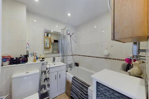 20 Uplands Close, Rochester, ME2 2SW