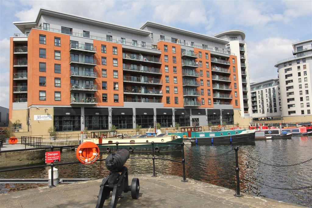 Mackenzie House, Leeds Dock 1 bed flat £750 pcm (£173 pw)