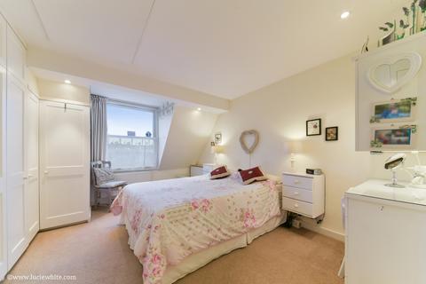 5 Rye Walk, London, SW15 6HR