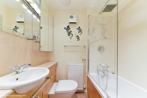 5 Rye Walk, London, SW15 6HR