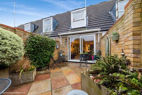 5 Rye Walk, London, SW15 6HR