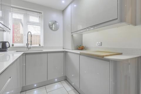 31 Crockham Way, London, SE9 3HD