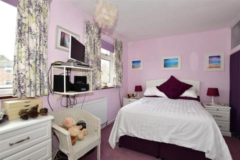 25 Ediva Road, Meopham, Gravesend, DA13 0NA