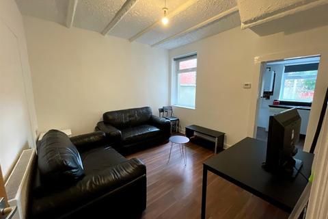 99 Clough Road, Sheffield, S1 4TA