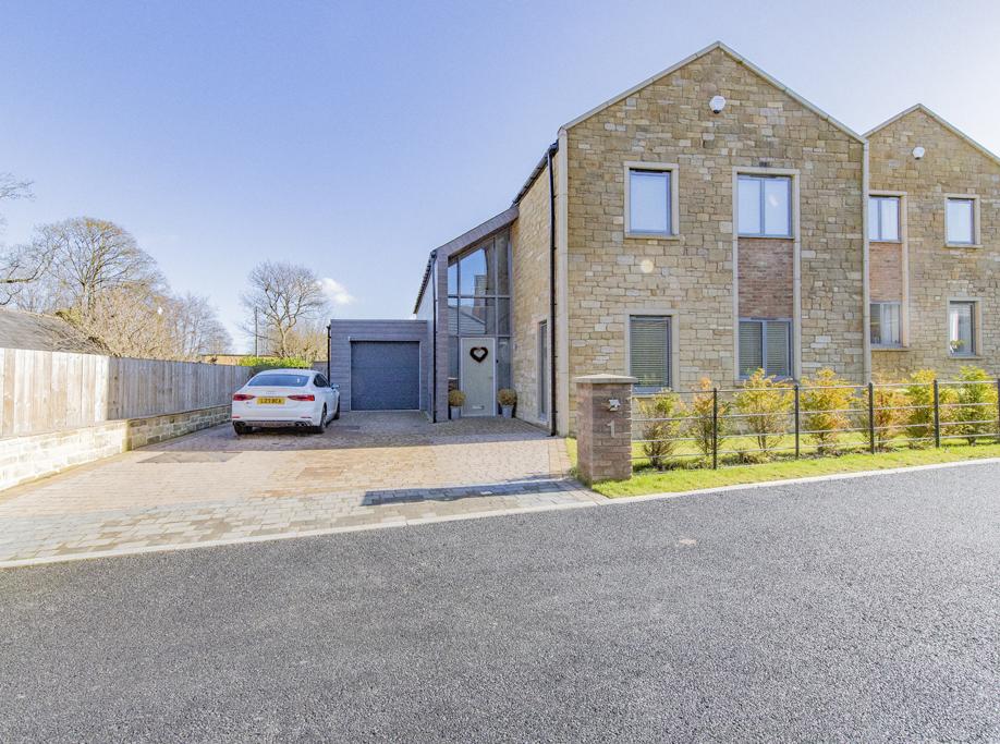 Coach House Drive, Hexham NE46 4 bed detached house for sale £575,000