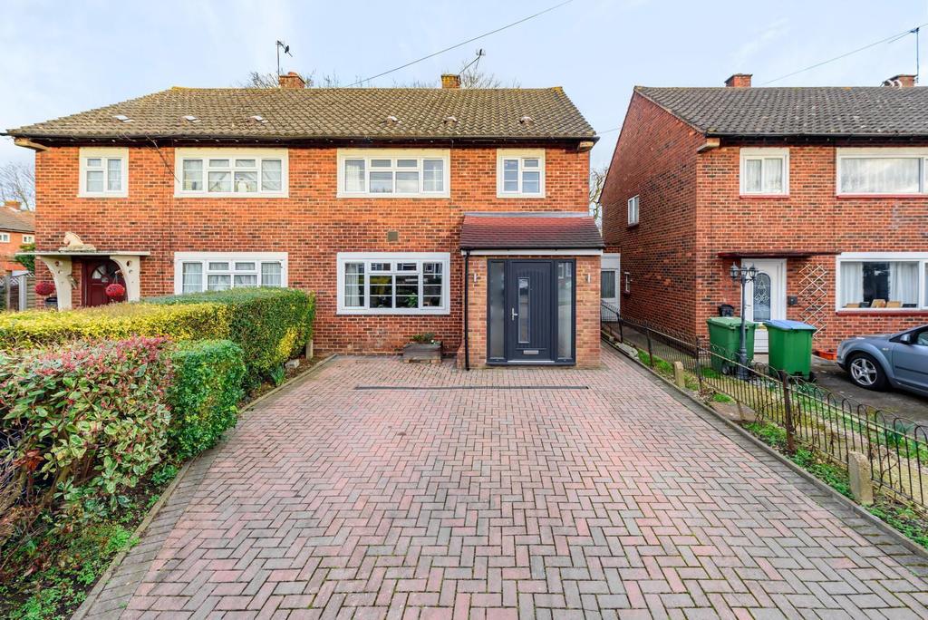 Blair Avenue, Esher, KT10 3 bed semidetached house £700,000