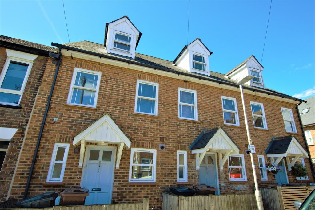 Cavendish Road, St Albans, AL1 3 bed townhouse £2,150 pcm (£496 pw)