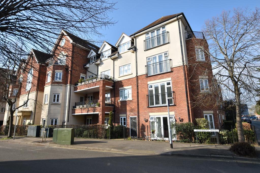 Rosemount Avenue, West Byfleet, KT14 2 bed apartment £359,000