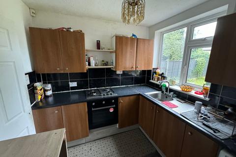 3 bedroom semi-detached house to rent, Stevenson Road, Swinton, M27 0PU