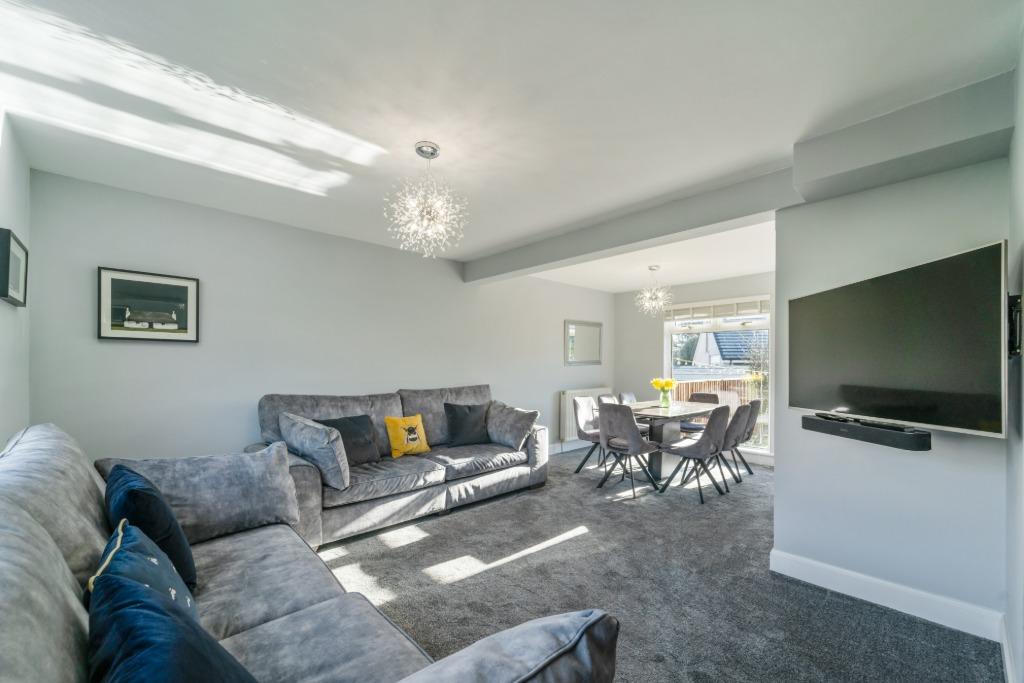Parkhead Court, Sauchie, Clackmannanshire, FK10 3BZ 3 bed terraced