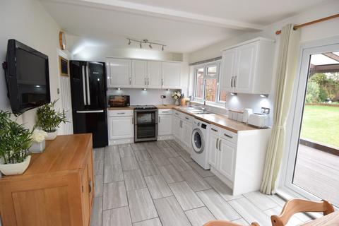 12 Coniston Close, Boscombe Down, Salisbury, SP4 7QJ