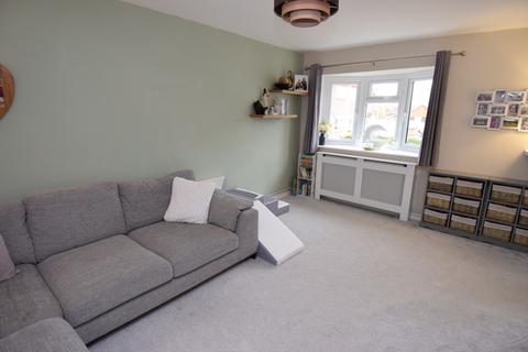 12 Coniston Close, Boscombe Down, Salisbury, SP4 7QJ