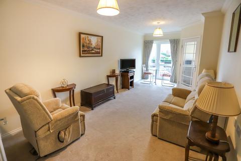 1 bedroom apartment for sale - Rothesay Lodge, Stuart Road, Highcliffe, Dorset. BH23 5FP